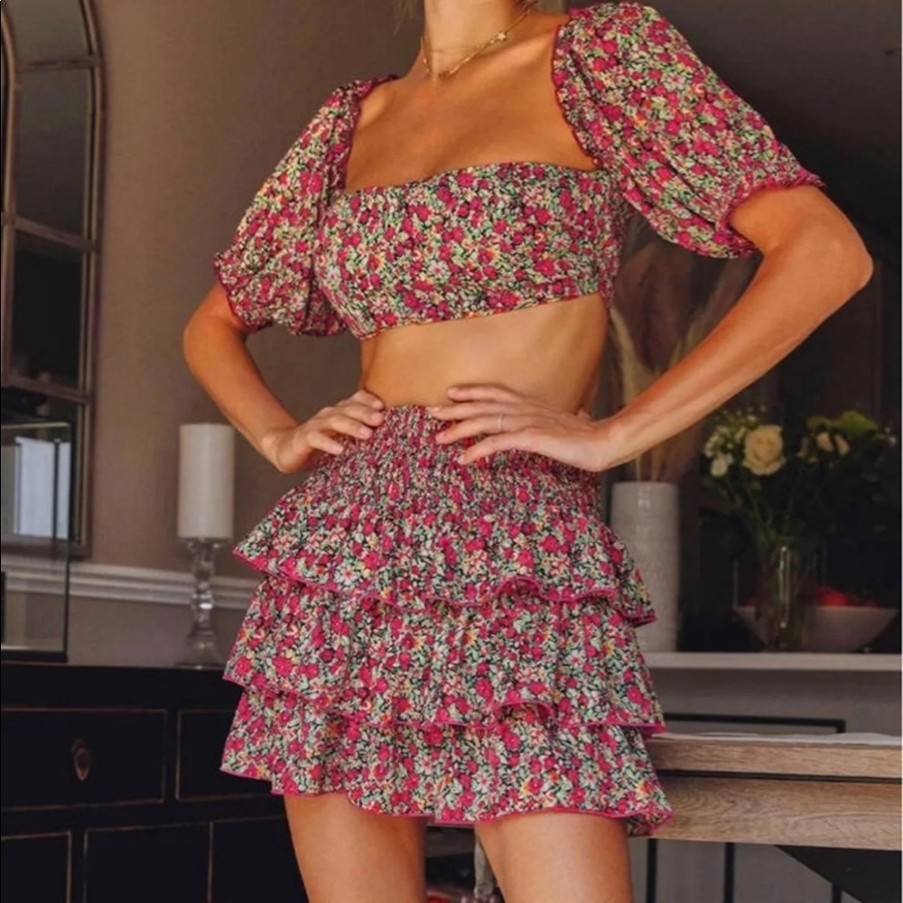 Never worn 2 piece skirt set